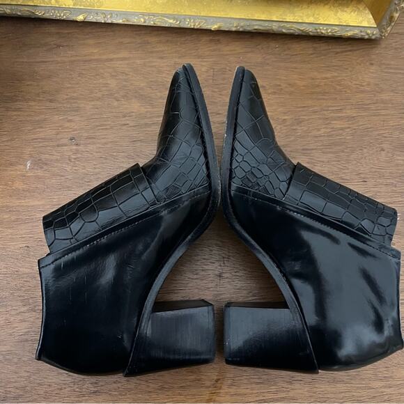 Tibi Black Croc Embossed Buckle Billie Bootie Womens Size 35 / US 5 - Picture 7 of 11